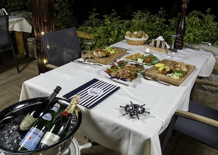 Uslu Hotel Royal Yachting 酒店 *