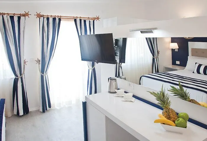 Uslu Hotel Royal Yachting *