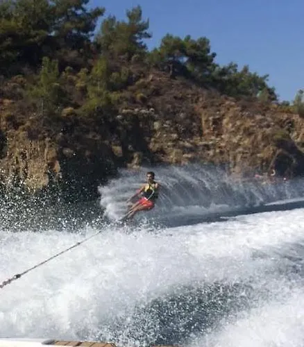 Uslu Hotel Royal Yachting 酒店